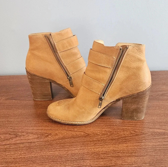 Steve MaddenTrevur Double Buckle Ankle Boots - Picture 7 of 11